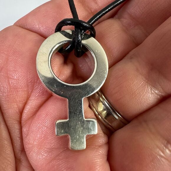 Gucci Female Gender Symbol Sterling Silver Pendant Leather Cord Necklace 16” - Picture 5 of 9